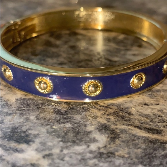 (2) Clasp bracelet set (white & navy) - Picture 3 of 4